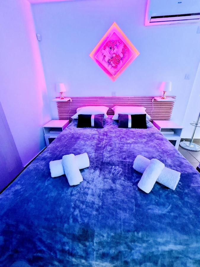 Hidden Lights Deluxe Apartment 圣纳帕 外观 照片