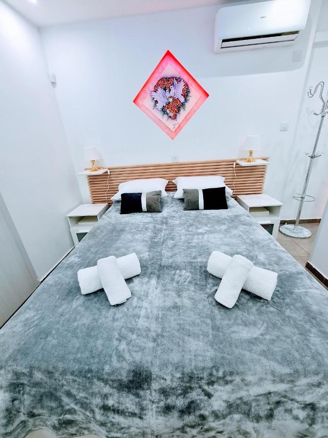 Hidden Lights Deluxe Apartment 圣纳帕 外观 照片