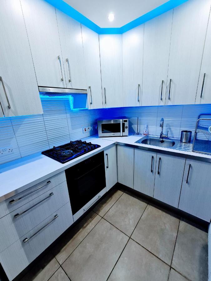 Hidden Lights Deluxe Apartment 圣纳帕 外观 照片