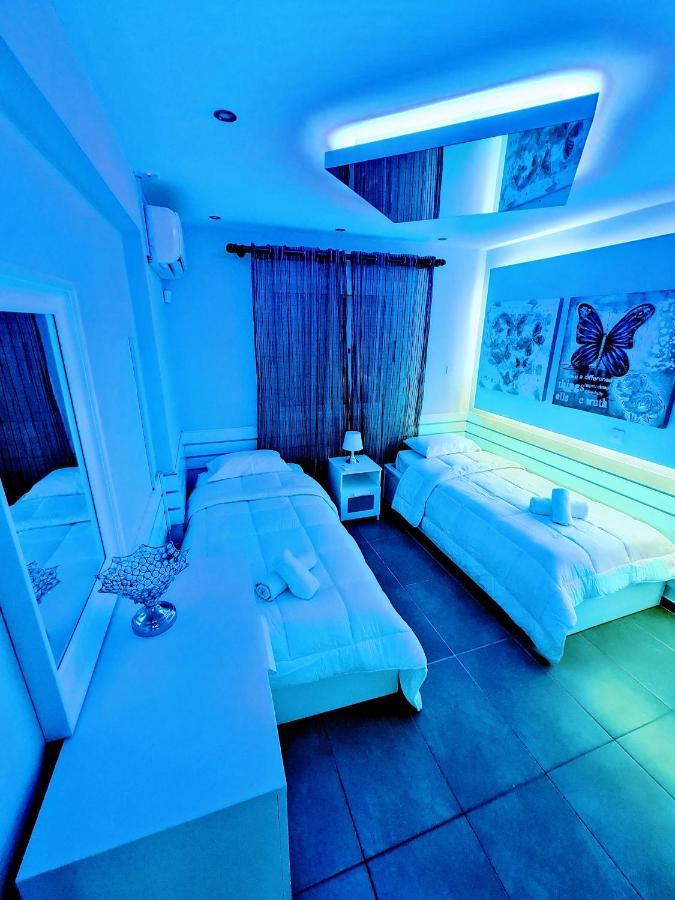Hidden Lights Deluxe Apartment 圣纳帕 外观 照片