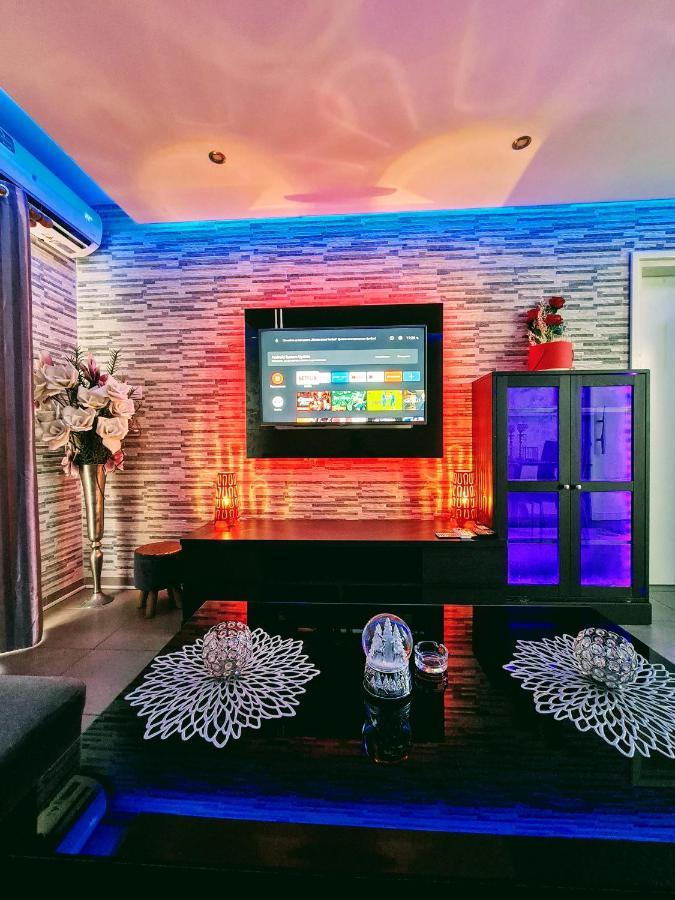 Hidden Lights Deluxe Apartment 圣纳帕 外观 照片
