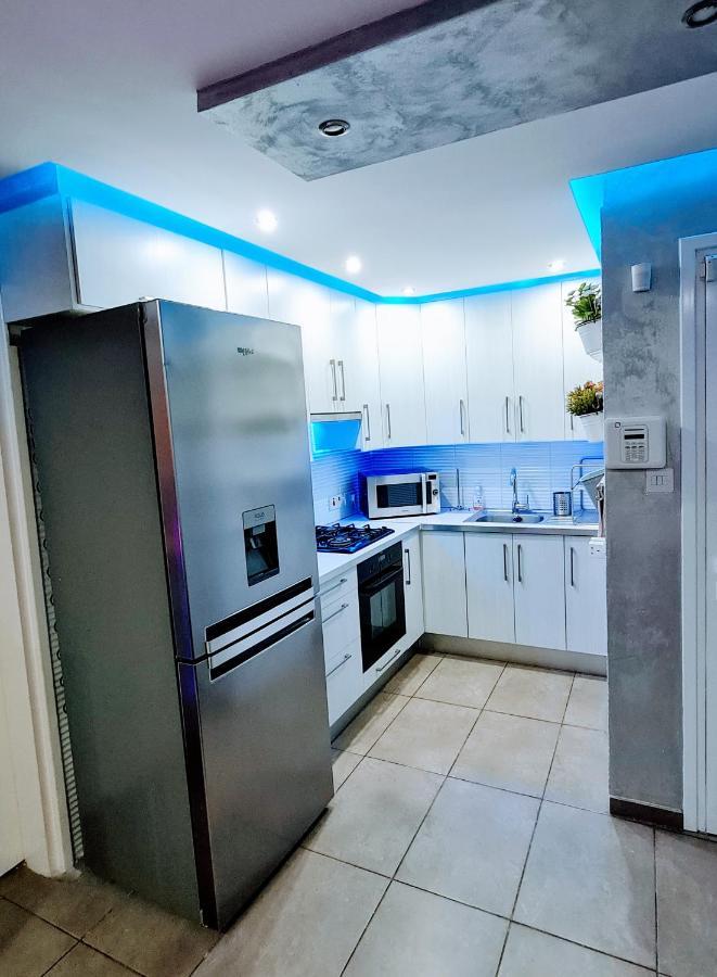 Hidden Lights Deluxe Apartment 圣纳帕 外观 照片