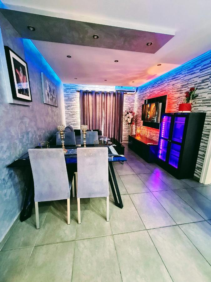 Hidden Lights Deluxe Apartment 圣纳帕 外观 照片