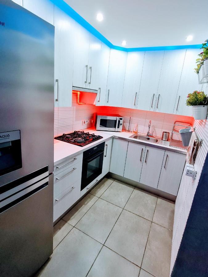 Hidden Lights Deluxe Apartment 圣纳帕 外观 照片