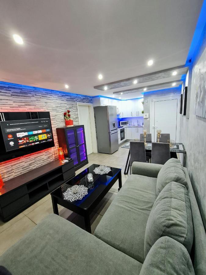 Hidden Lights Deluxe Apartment 圣纳帕 外观 照片