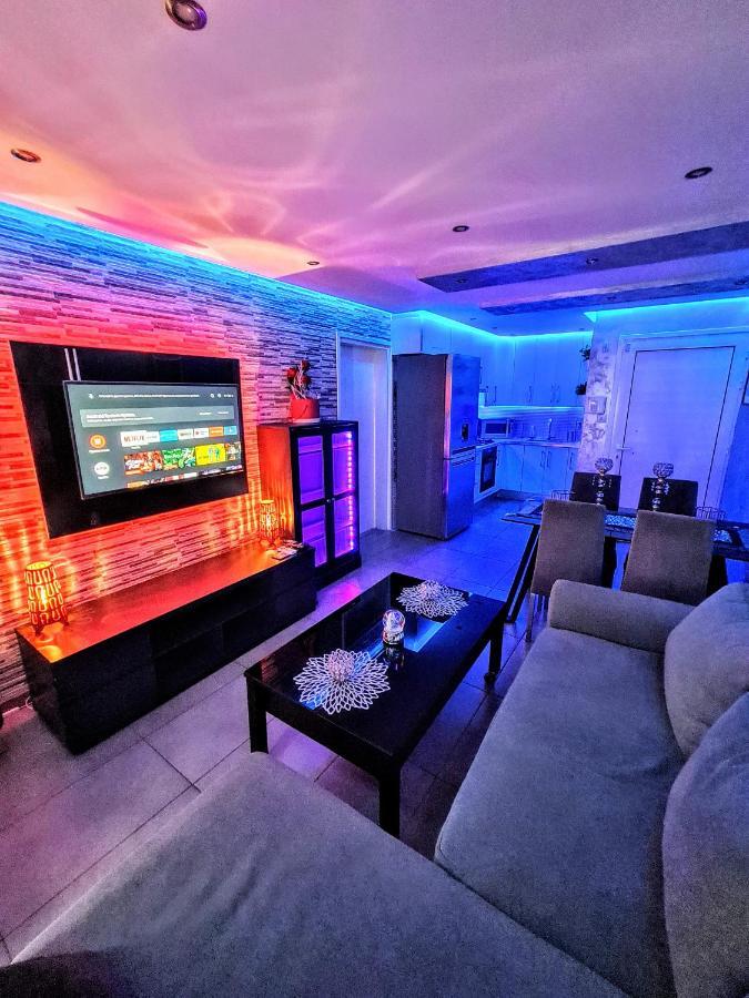 Hidden Lights Deluxe Apartment 圣纳帕 外观 照片